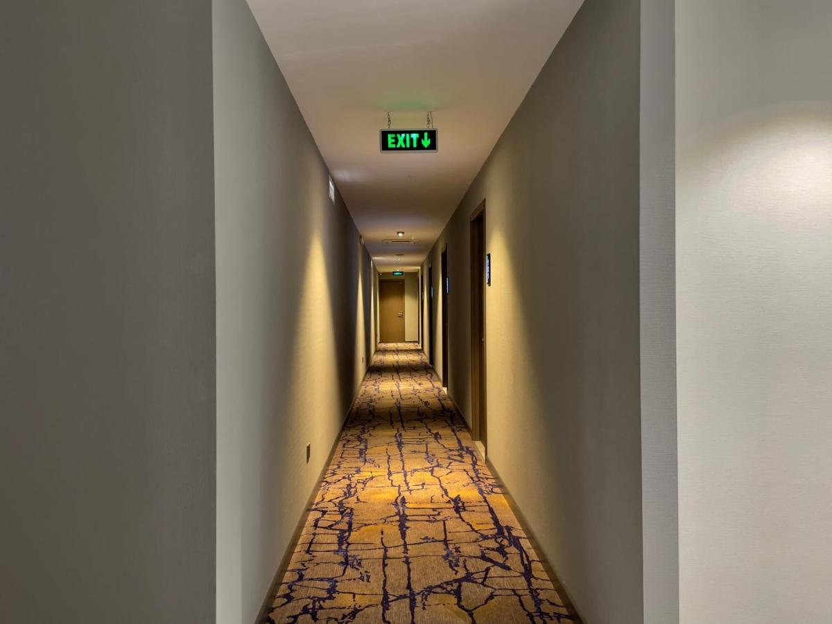Eleven Inn Tbilisi Bagian luar foto