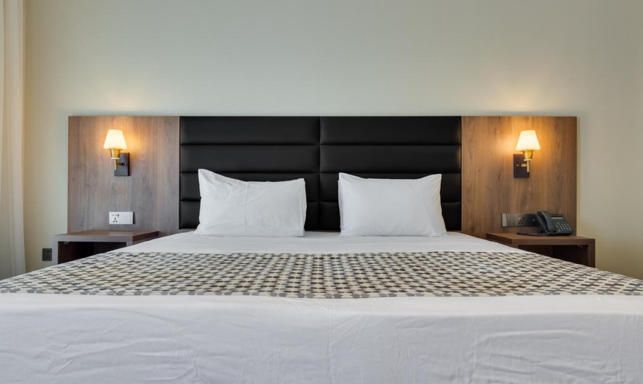 Eleven Inn Tbilisi Bagian luar foto