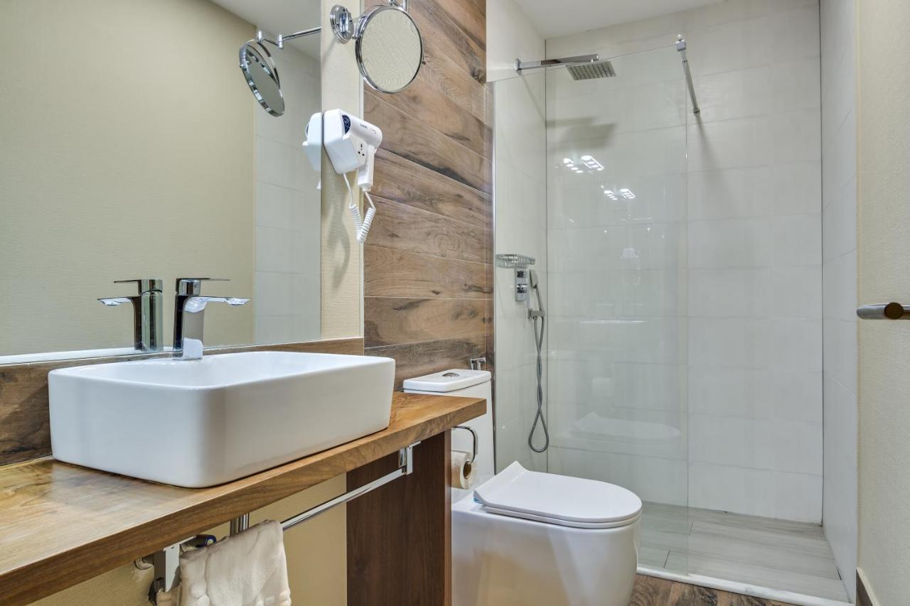 Eleven Inn Tbilisi Bagian luar foto